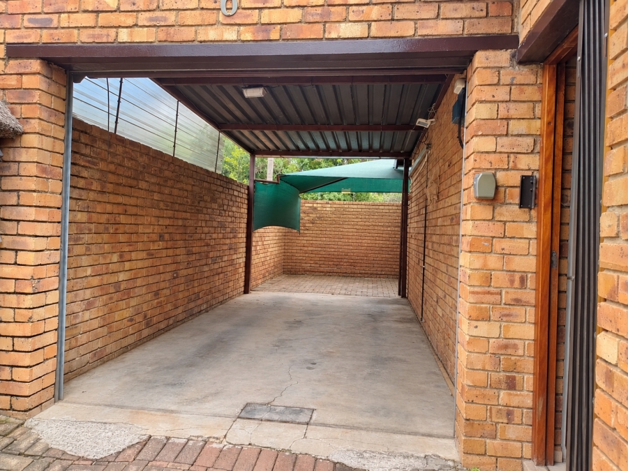 3 Bedroom Property for Sale in Safari Gardens North West